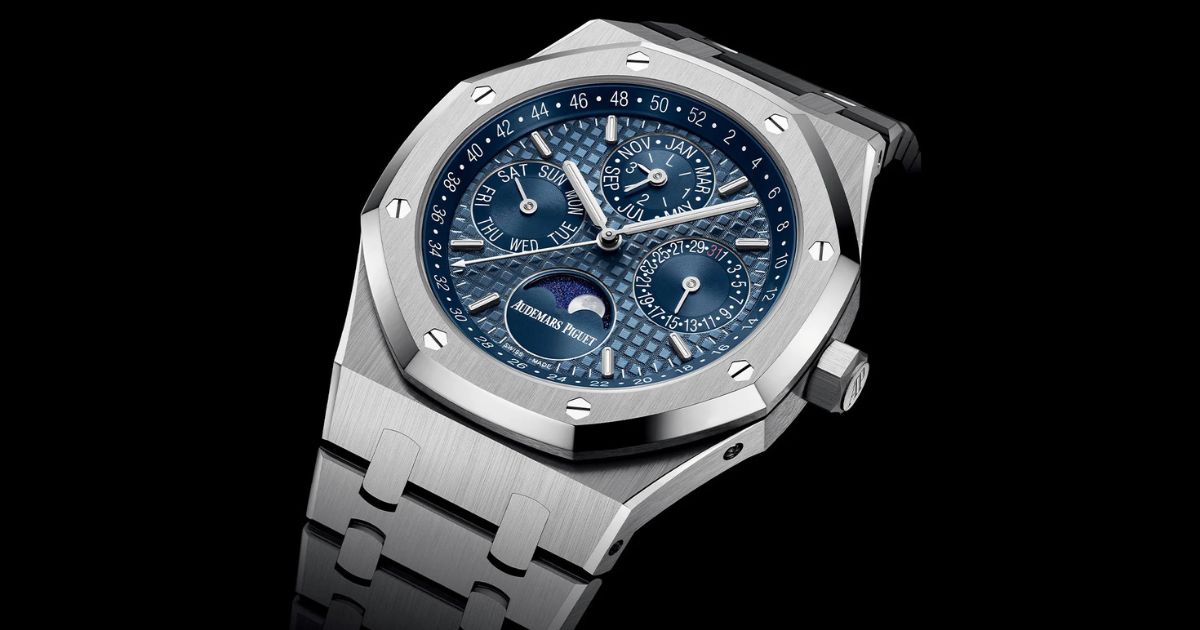 World Time vs. GMT Watches: What’s the Difference?